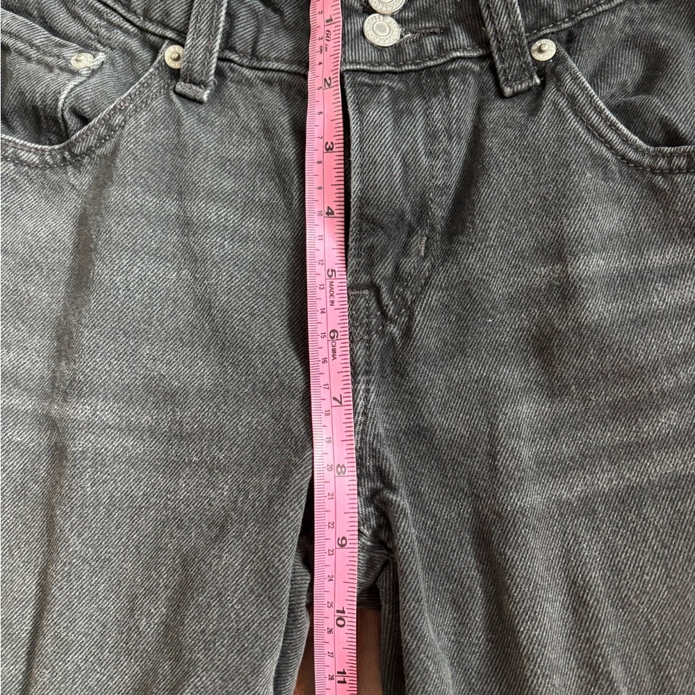 Levi’s super low loose jeans, size 26x28 - Picture 4 of 9